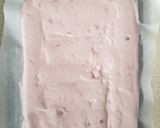 A picture of step 2 of Strawberry Yoghurt bark.