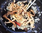 A picture of step 5 of Oil Spaghetti with Dried King Oyster Mushrooms.