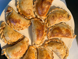 Empanadas argentinas de pollo y ternera molida !