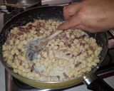 Foto del passaggio 3 della ricetta Gnocchetti gorgonzola speck e noci