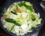 A picture of step 4 of A Must-try Recipe for People Living Overseas!! Yakisoba (Stir-Fried Noodles) Using Pasta.