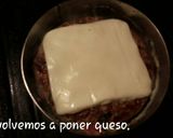 Foto del paso 7 de la receta Hamburguesa XXL rellena de queso, con tomate y huevo