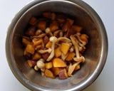 A picture of step 4 of Sweet Potato and Shimeji Mushroom Mixed Rice.