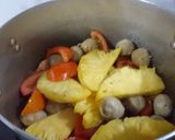 Hình bước làm 2 của món Canh bò viên nấu thơm cà