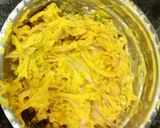 A picture of step 1 of Onion/pyaz ke Pakode.