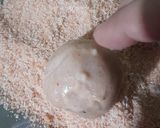 A picture of step 5 of Potato Cheese Balls.
