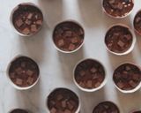 Foto langkah ke 4 dari resep Choco Banana Muffin - Muffin Coklat Pisang.