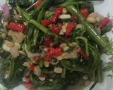 Foto langkah ke 4 dari resep Tumis Kangkung Tauco.