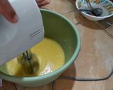 Foto langkah ke 2 dari resep Bolu Pisang Menul 2 Telur.