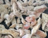 Foto del paso 3 de la receta: Pasta con pollo en crema ligera ("light")