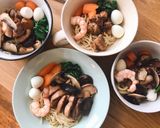 Hình bước làm 11 của món Mì Tàu Thập Cẩm Gà Ngũ Vị