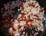 Foto del paso 2 de la receta: Empanadas de carne cortada a cuchillo 100% caseras