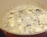 Foto del paso 6 de la receta: Pollo en salsa de setas, trufa y queso azul con verduras