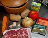 Foto del paso 1 de la receta: Bife a la cacerola de barro...!!🥩🫑🍅🥬🧄🇦🇷