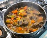 Une image de l'étape 28 de Mijoté de bœuf aux légumes et épices.