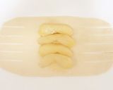 A picture of step 6 of Apple Danish.