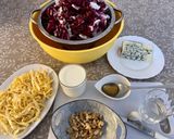 Foto del passaggio 1 della ricetta Tagliatelle radicchio crema gorgonzola e noci