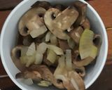 Foto langkah ke 1 dari resep Sup Dimsum Cepat.