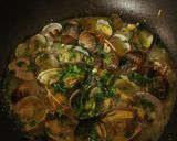 A picture of step 13 of Authentic Vongole Bianco Clam Pasta.