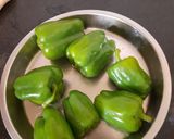 भरवा शिमला मिर्च (bharwa simla mirch recipe in marathi) रेसिपी स्टेप 1 फोटो 