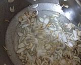 A picture of step 1 of Chicken Peas Gravy.
