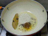 મટર-પાલક નીમોના