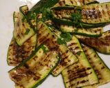 A picture of step 3 of Grilled prawns and zucchine.