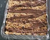 A picture of step 5 of Peanut butter & honey granola bar.