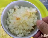 A picture of step 1 of Coleslaw Salad.