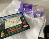 Foto del paso 3 de la receta: Hojaldre de Queso de Cabra, Roquefort y Arándanos con Crunch de Pistachos !!!!