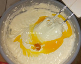 Foto langkah ke 4 dari resep Bolu Tape Putih Telur.