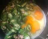 รูปขั้นตอนการทำที่ 2 ของ กระเจี๊ยบผัดไข่หมูสับ