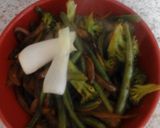 A picture of step 5 of My Green Bean, broccoli and onion fry. 😊.