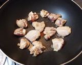 A picture of step 4 of Simmered Chicken & Daikon Radish.