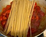 Foto del passaggio 1 della ricetta Spaghetti in padella 53 pomodori peperone crusco e Nduja