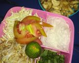 Foto langkah ke 2 dari resep Soto ayam jogja bening mirip soto samping hotel shapire jogja.