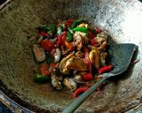 Foto langkah ke 3 dari resep Masak Kerang Kupas dan Tahu.