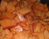 A picture of step 1 of Papaya halwa.