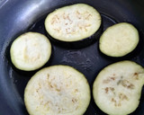 Foto del paso 4 de la receta: Pastel vegetariano de berenjena, tomate y queso