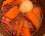 Foto del paso 9 de la receta: Mi guiso de rosbif, verduras y vino (una Bourguignon simple y sabrosa con papas al horno)