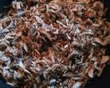 Foto langkah ke 2 dari resep Sambal tongkol suwir pedas.