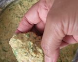 A picture of step 5 of Methi Pakoda.