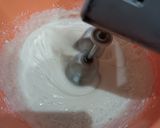 Foto langkah ke 1 dari resep Bolu Kukus Mekar Merah Putih.