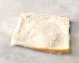 A picture of step 2 of Pin wheel bread sandwich.