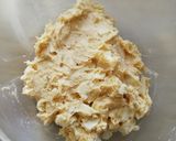 Une image de l'étape 4 de Blondie au pépites de chocolat blanc 🤤.