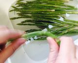 A picture of step 2 of Quick Garlic Asparagus.
