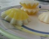 A picture of step 4 of Sunny two flat desert (limonlu irmikli muhallebi).