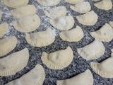 Varenikes de papa con panceta salada