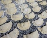 Foto del paso 3 de la receta: Varenikes de papa con panceta salada