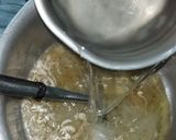 A picture of step 3 of Chicken flavored simple rice.